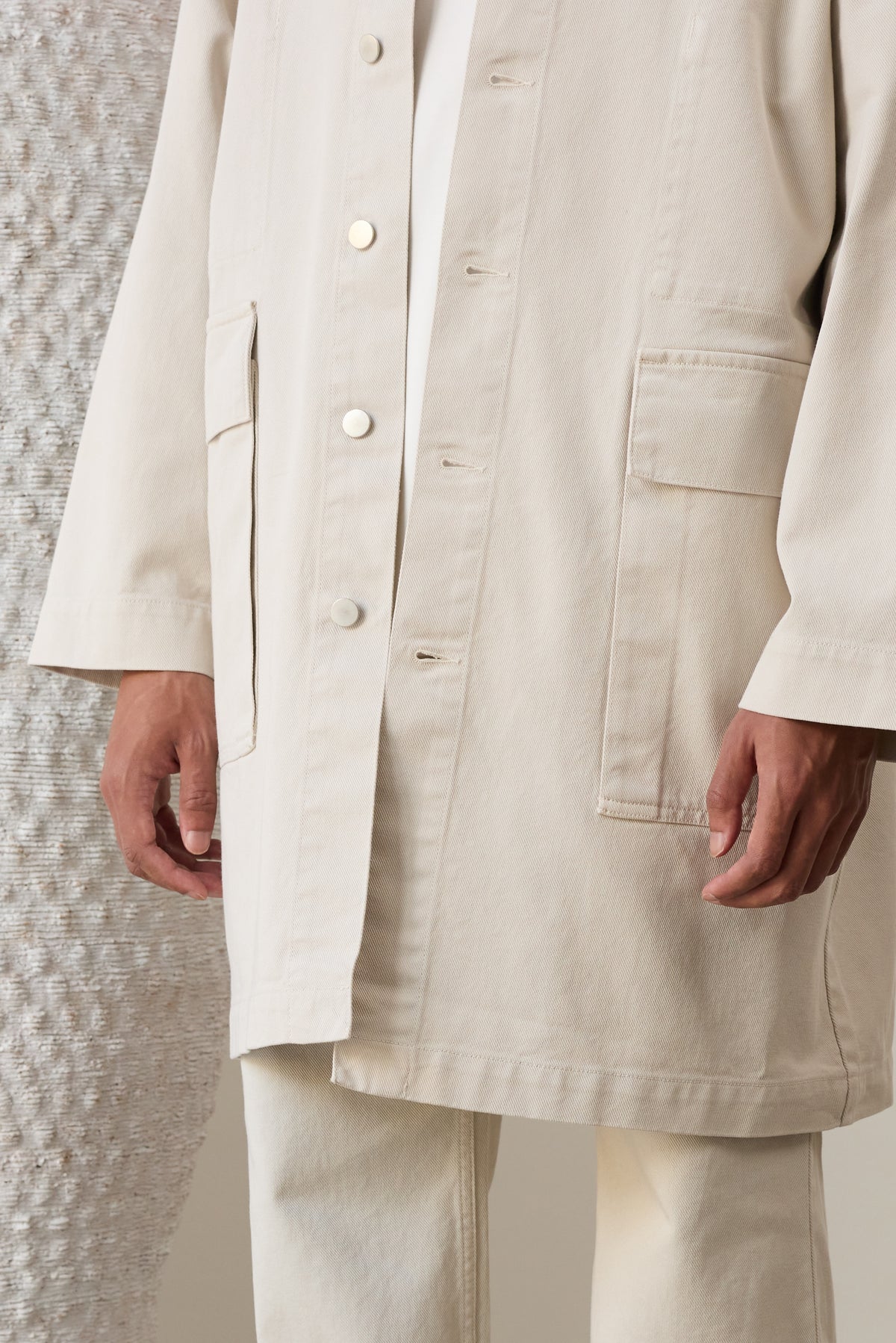 Nomen Nescio 321 Raglan Denim Jacket white – model detail, lifestyle, side view
